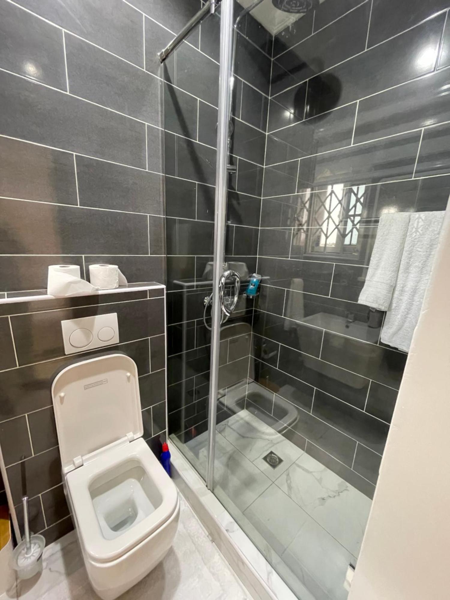 The Vittins Apartment Accra Ngoại thất bức ảnh