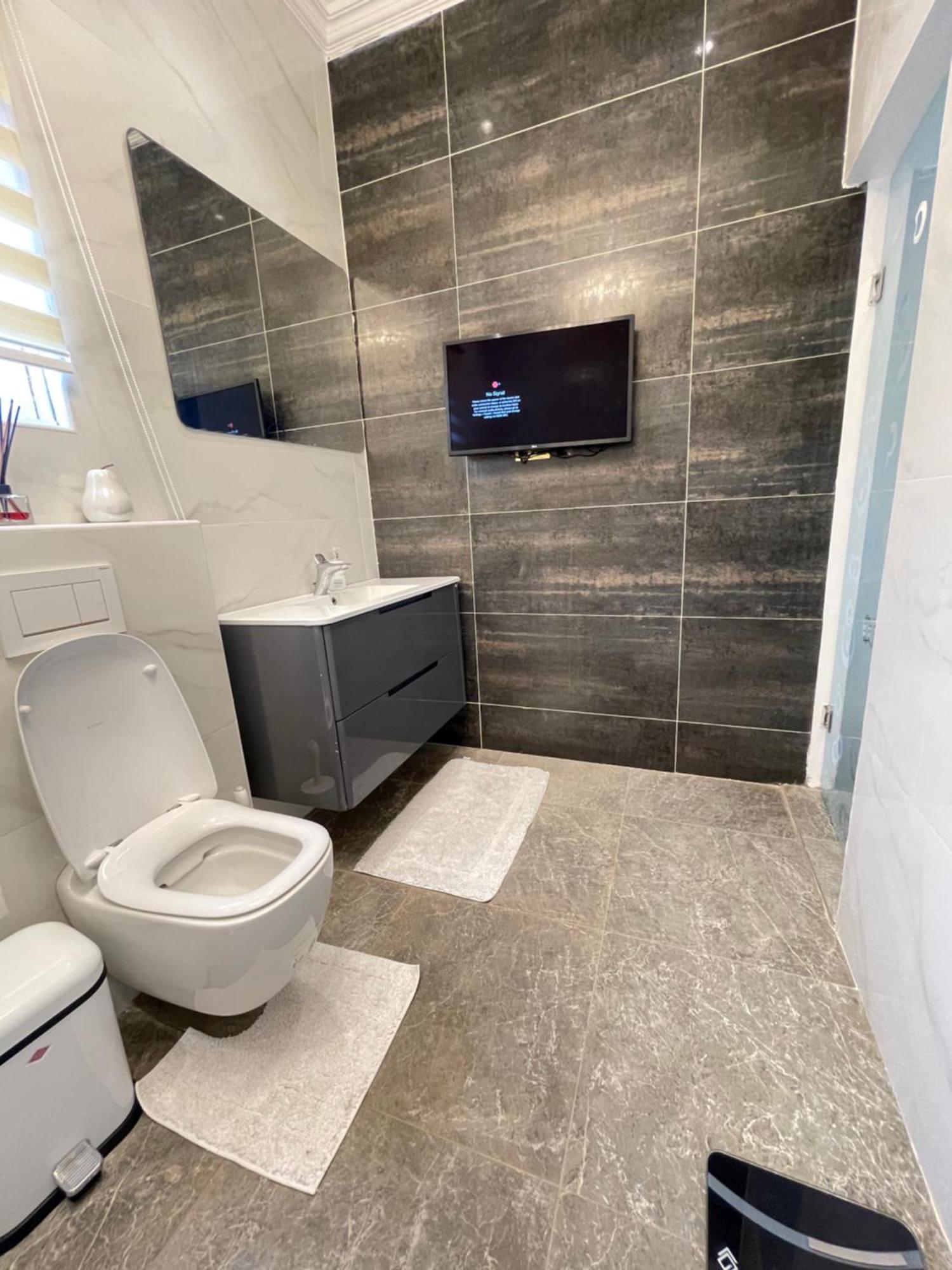 The Vittins Apartment Accra Ngoại thất bức ảnh