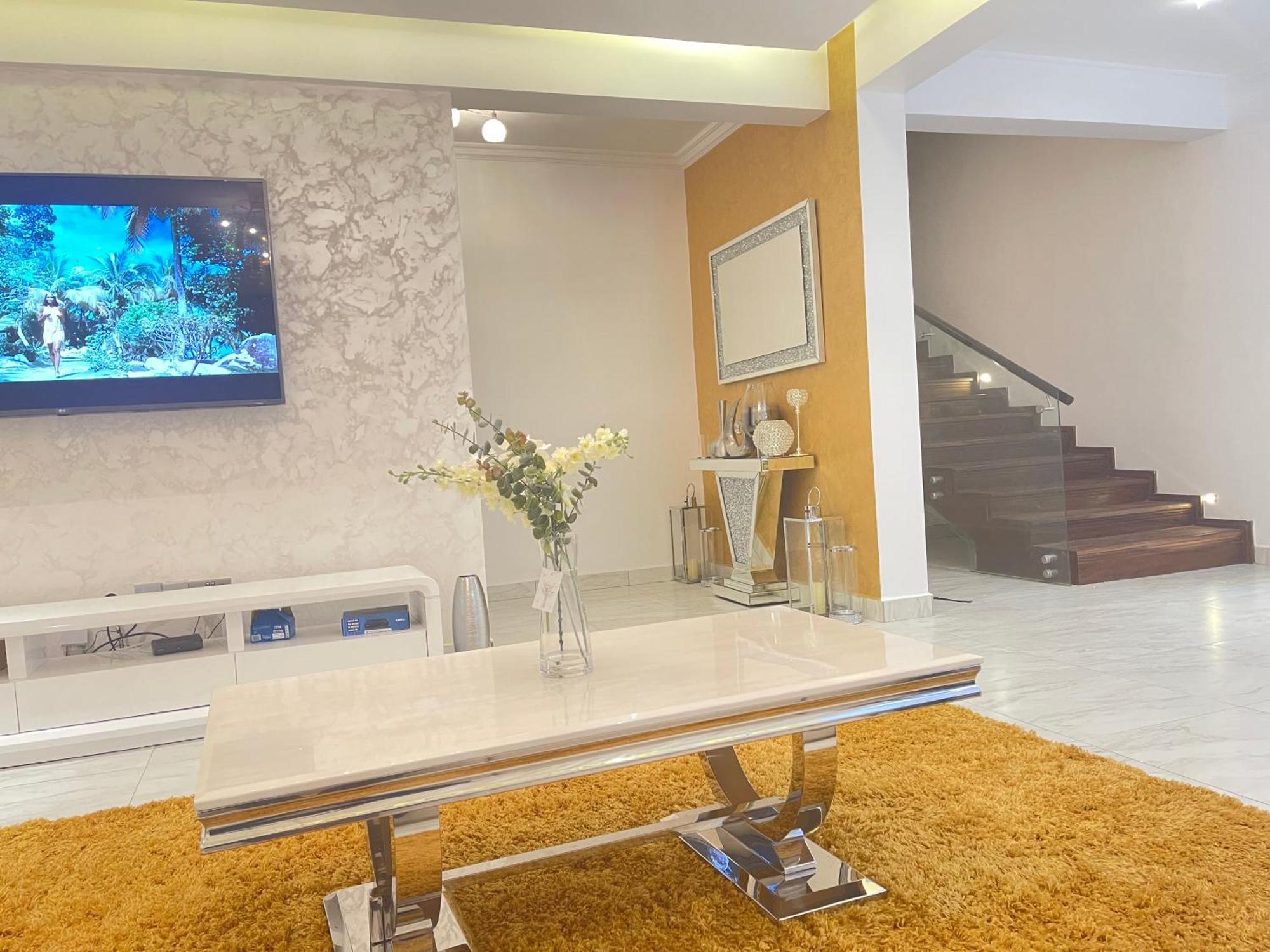 The Vittins Apartment Accra Ngoại thất bức ảnh